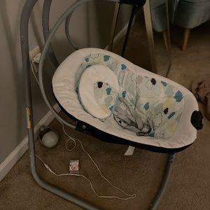 Baby swing used multiple times , missing a tool still can use, also soft toys.